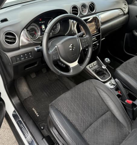 Suzuki Vitara image 6