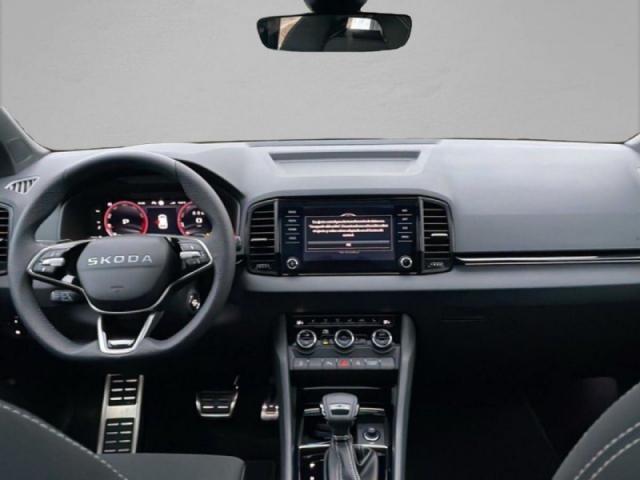 Skoda Karoq image 8