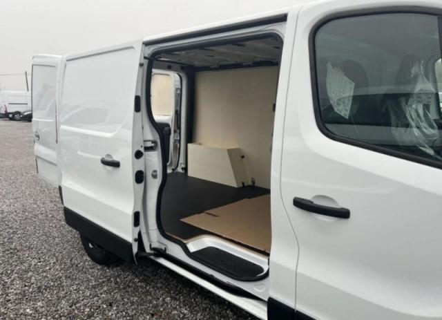 Nissan Primastar image 3