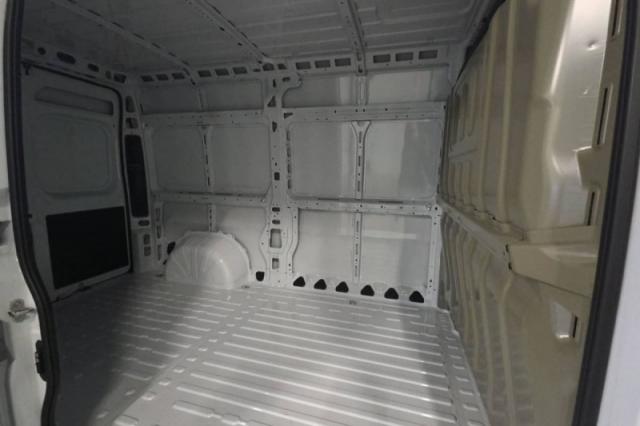 Peugeot Boxer image 2