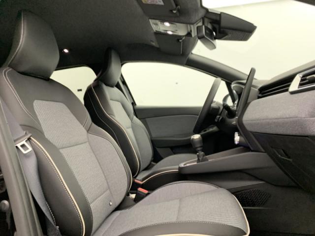 Renault Clio image 9