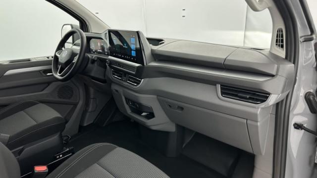 Volkswagen Transporter image 7