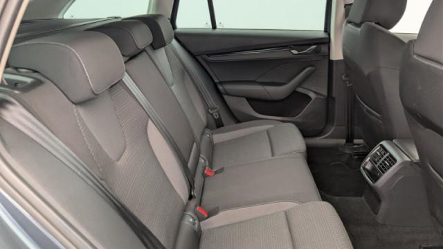 Skoda Octavia image 5