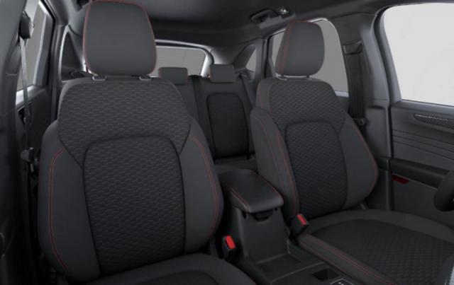 Ford Kuga image 3
