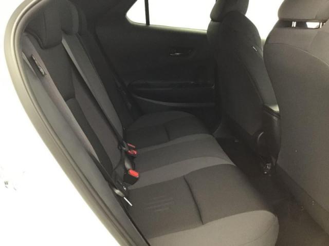 Toyota C-Hr image 8