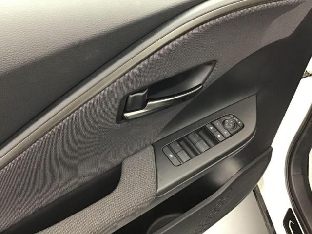 Toyota C-Hr image 9