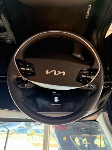 Kia Niro image 8