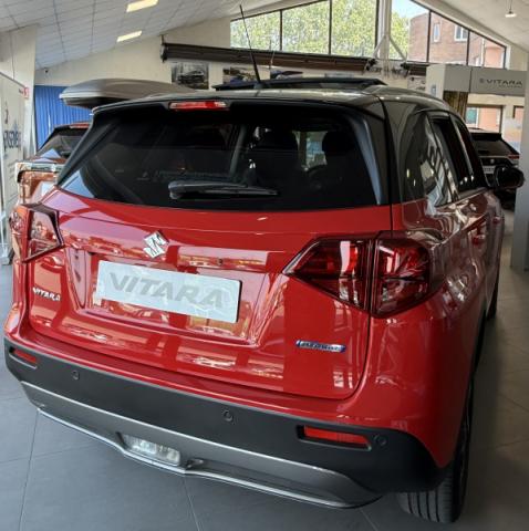 Suzuki Vitara image 2