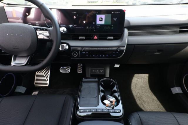Hyundai Ioniq image 7