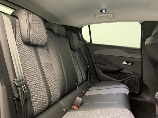 Peugeot 308 image 2