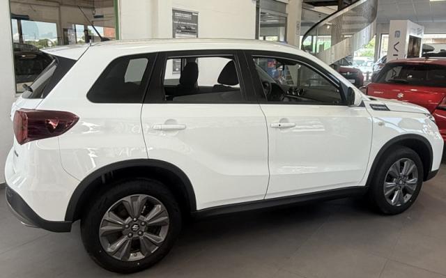 Suzuki Vitara image 4