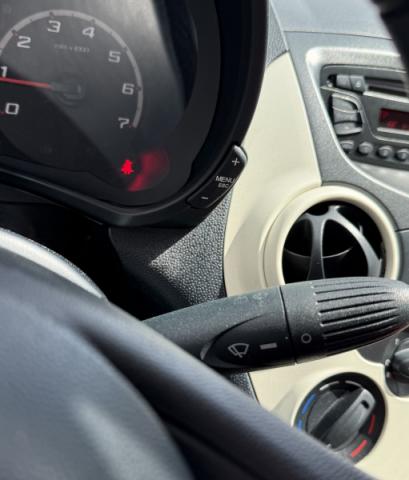 Ford Ka image 2