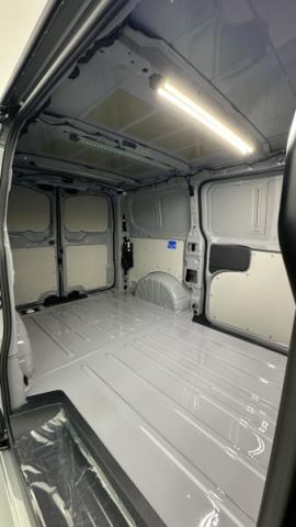 Volkswagen Transporter image 5