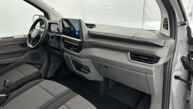 Volkswagen Transporter image 2