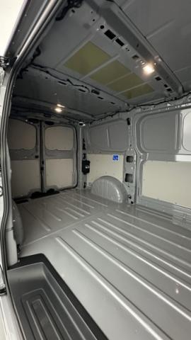 Volkswagen Transporter image 9