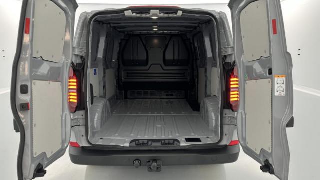 Volkswagen Transporter image 4