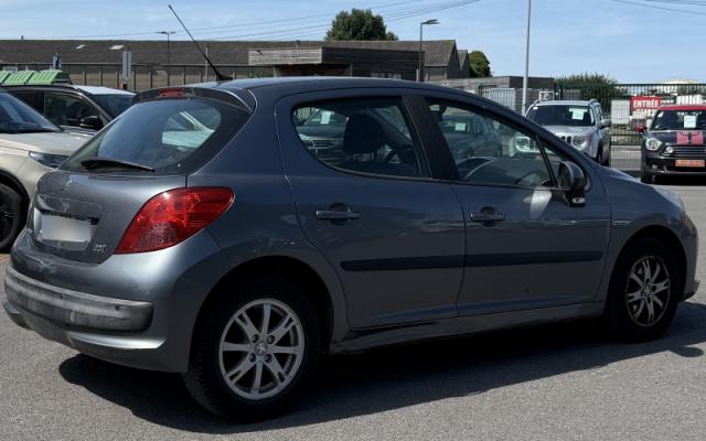 Peugeot 207 image 7