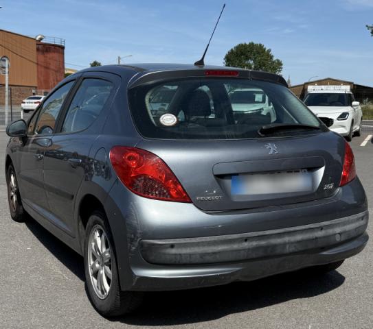 Peugeot 207 image 2