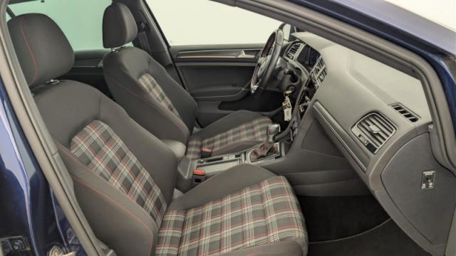 Volkswagen Golf image 8
