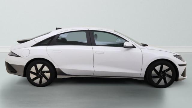 Hyundai Ioniq image 2