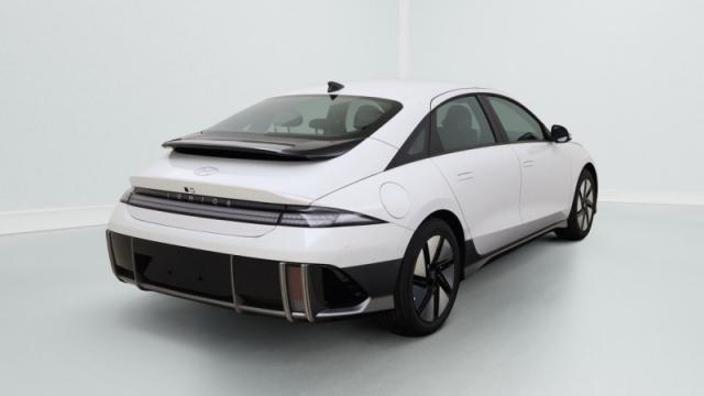 Hyundai Ioniq image 3