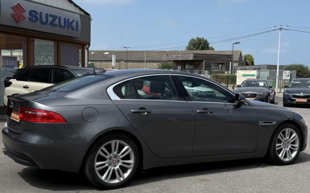 Jaguar Xe image 4