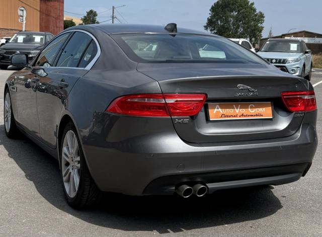 Jaguar Xe image 5