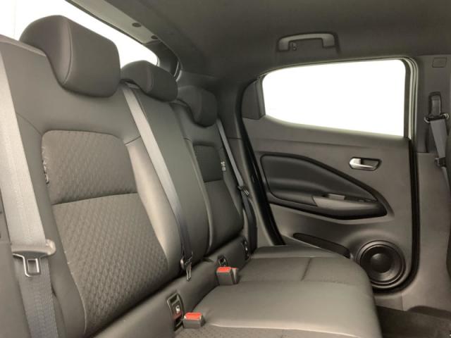 Nissan Juke image 9