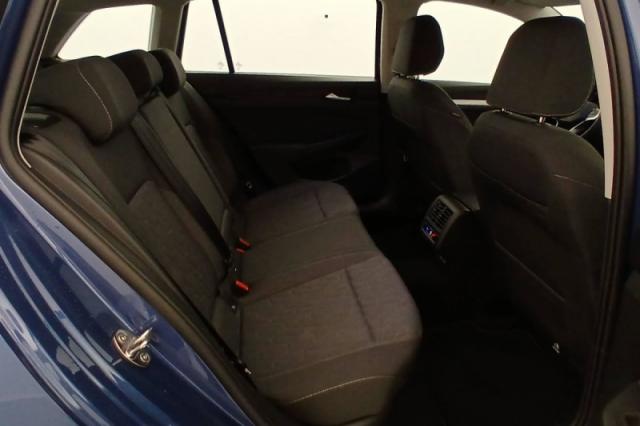 Volkswagen Golf Sw image 4
