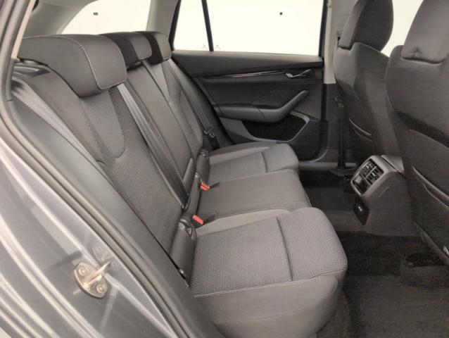 Skoda Octavia image 6