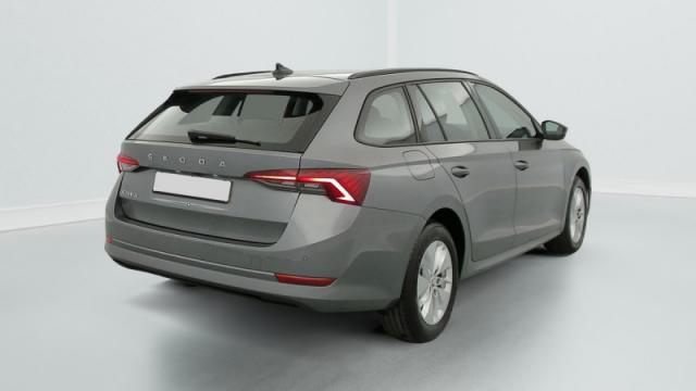 Skoda Octavia image 2