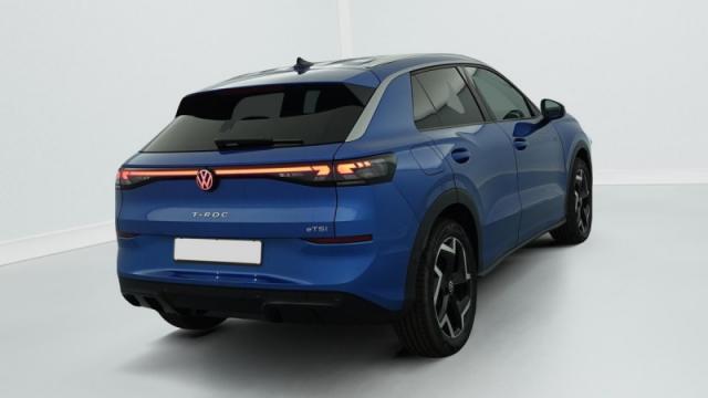 Volkswagen T-Roc image 2