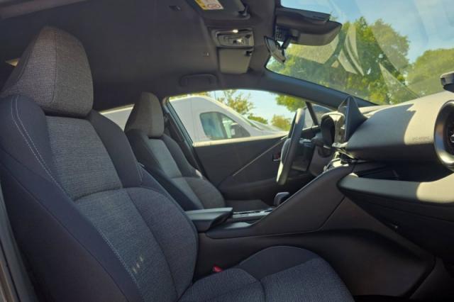 Toyota C-Hr image 8