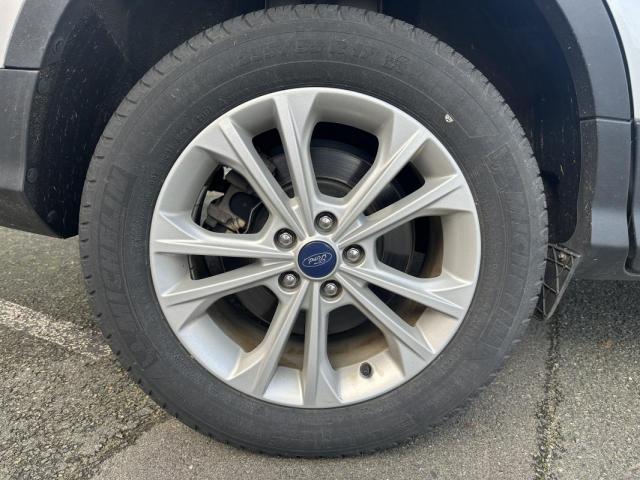 Ford Kuga image 3