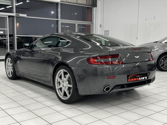 Aston Martin V8 Vantage image 3