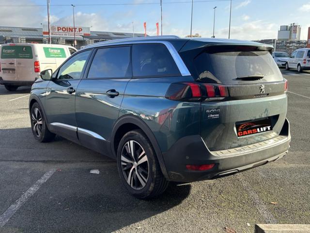 Peugeot 5008 image 1