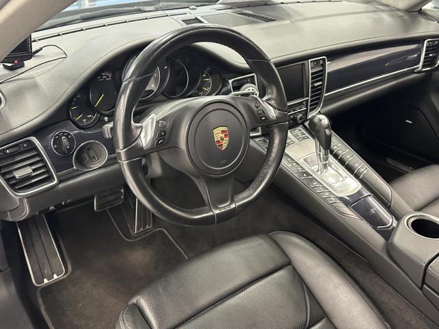 Porsche Panamera image 2