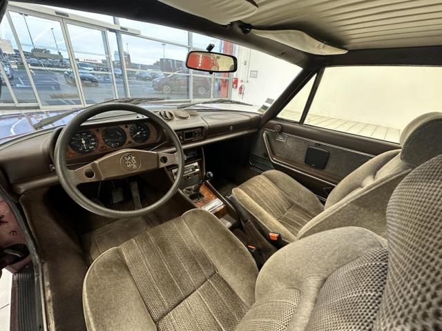 Peugeot 504 image 1