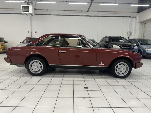 Peugeot 504 image 3