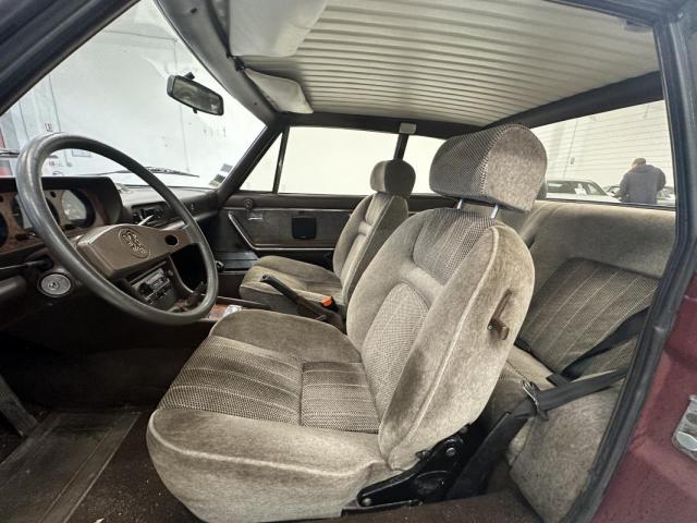 Peugeot 504 image 9