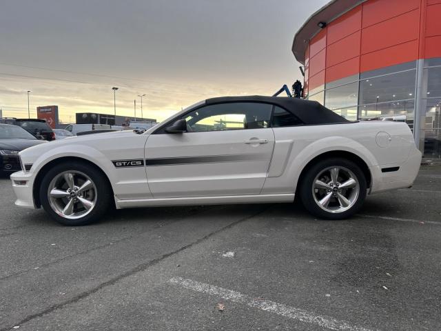 Ford Mustang Convertible image 7