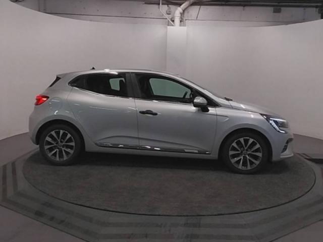 Clio image 6