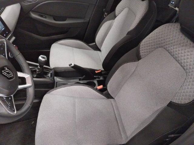 Renault Clio image 2