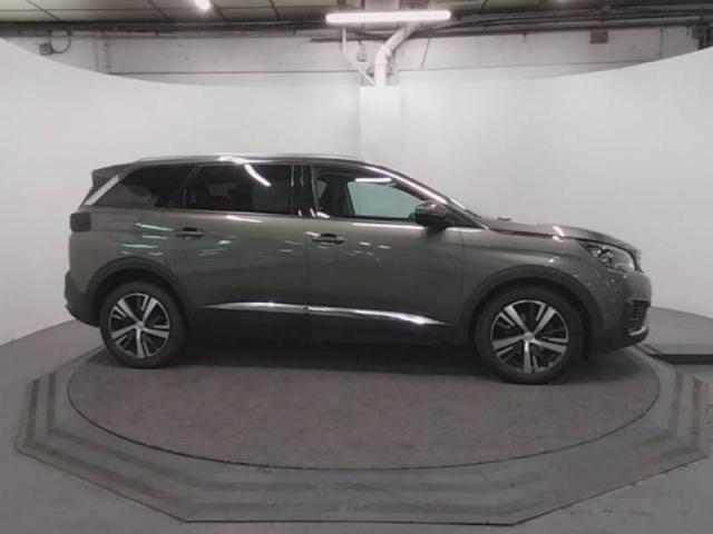 Peugeot 5008 image 9