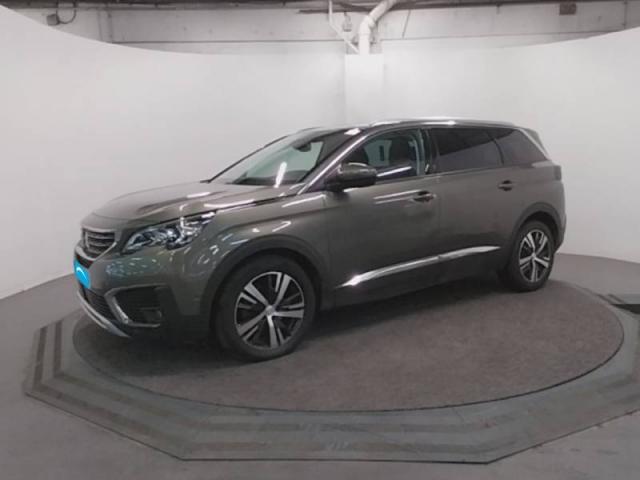 Peugeot 5008 image 1