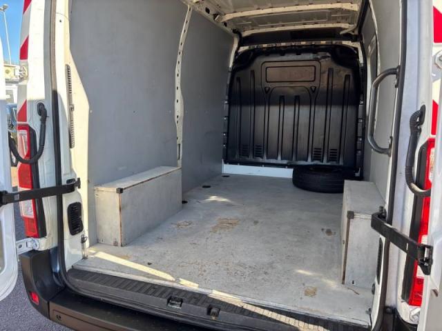Renault Master image 3