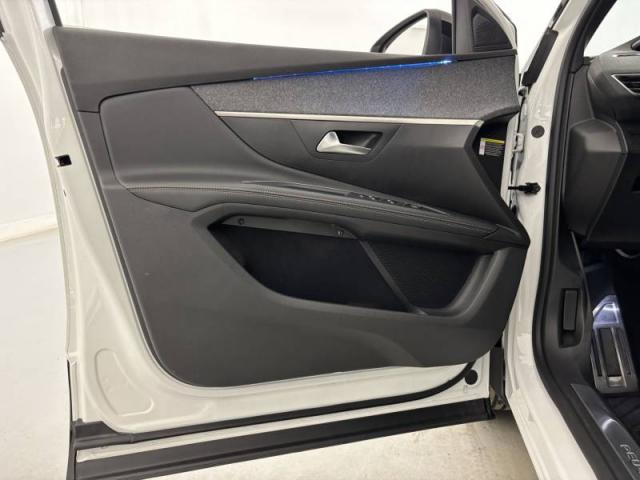 Peugeot 5008 image 1