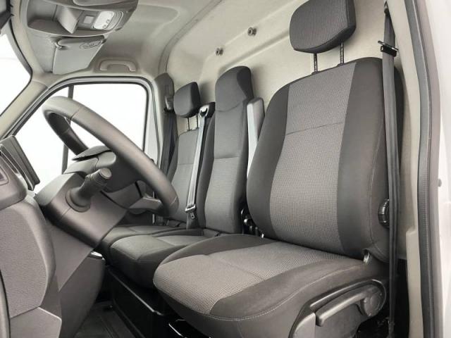 Renault Master image 3