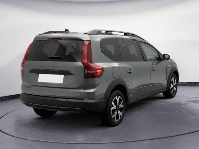 Dacia Jogger image 1