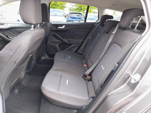Ford Focus image 9